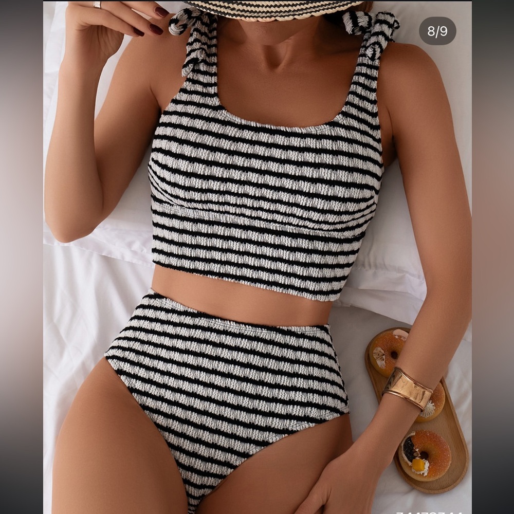 SHEIN Black and White Striped Bikini